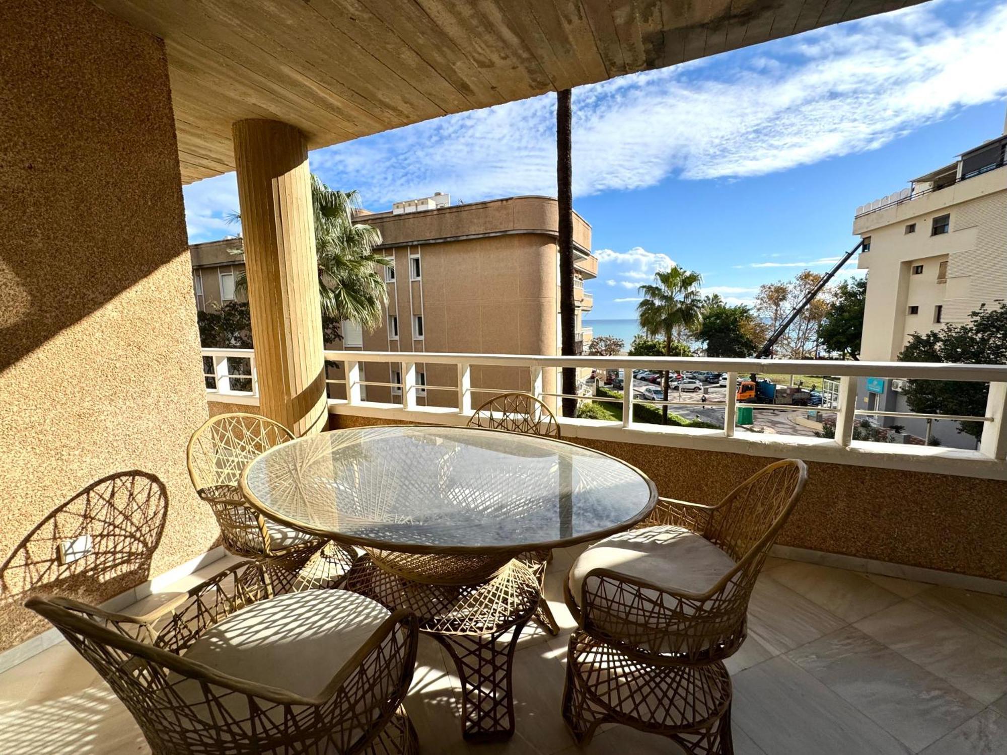 Apartamento Primera Linea De Playa Con Vistas Al Mar Con Garaje B Torremolinos