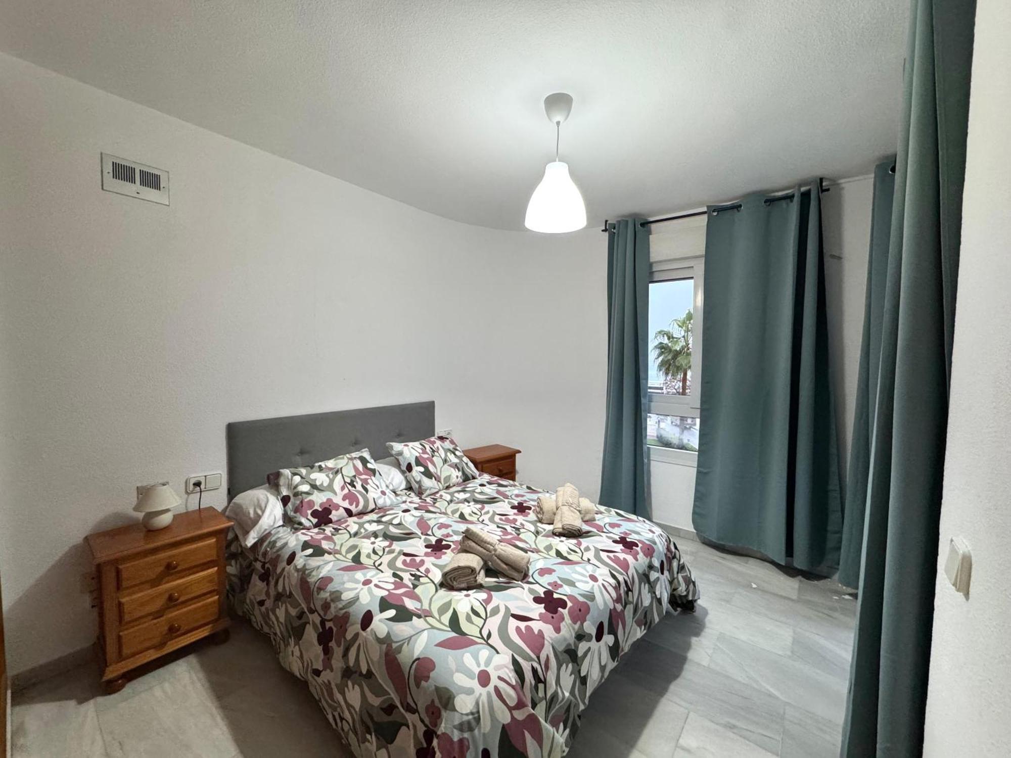 Apartamento Primera Linea De Playa Con Vistas Al Mar Con Garaje B Torremolinos